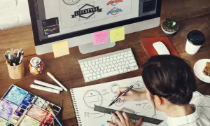 Un visual designer cosa fa? Crea loghi e brand identity, disegnando schizzi e usando software grafici.