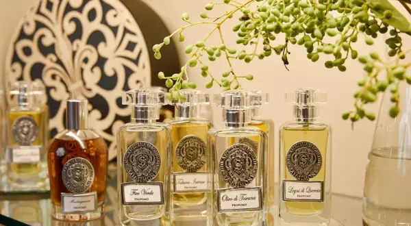 Flaconi di profumo San Simone, un invito a scoprire come diventare profumiere. Note olfattive che evocano la natura.