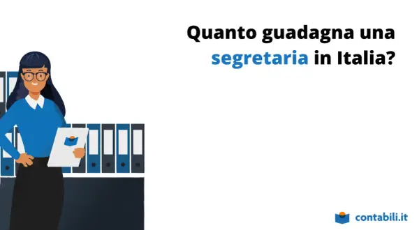Una segretaria con occhiali e camicetta blu, in piedi davanti a raccoglitori, si chiede quanto guadagna una segretaria in Italia.